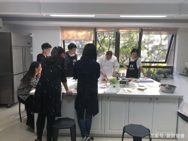 袋鼠轻食191111期学员轻食培训班即将毕业啦! 袋鼠轻食191111期学员轻食培训班即将毕业啦!